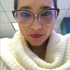 Meet your Posher, Andrea